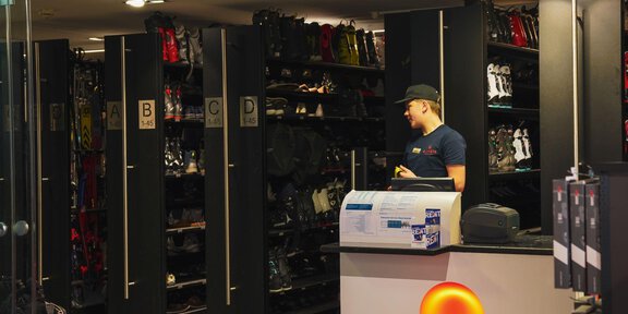 Innen Winter 4 - Intersport Glanzer Hotel Bergland | Shop 14 - Sölden