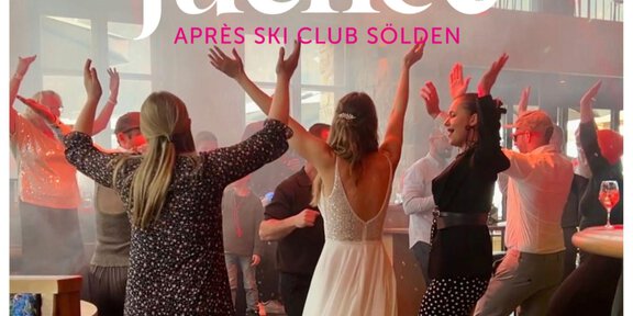Eine lebhafte Après-Ski-Party in einem Club, mit tanzenden Menschen und bunten Lichtern. Die Atmosphäre ist festlich und fröhlich. - juchee APRÈS SKI CLUB SÖLDEN - Sölden