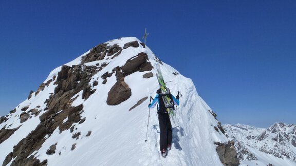 There are also a few easier climbing sections waiting for us, depending on the snow conditions. - Ötztal
