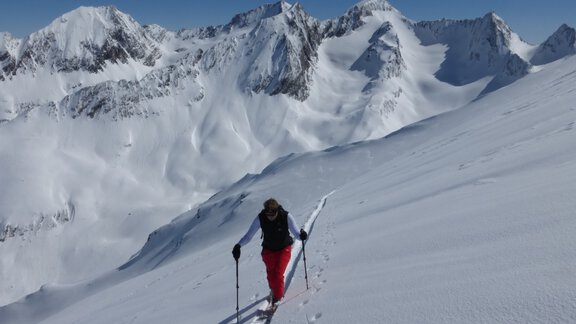 View into the Rotmoos valley, with the worthwhile route destinations there. - Ötztal