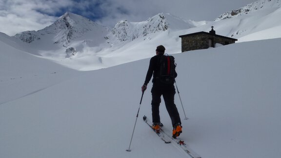 Past the customs hut 2502m - Ötztal