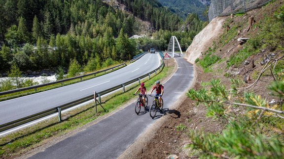 Ötztal Radweg zwischen Umhausen und Längenfeld - Judith Schöpf
