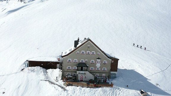 Hochjoch Hospice in winter, photographer Florian Scheiber - Bianca Klotz