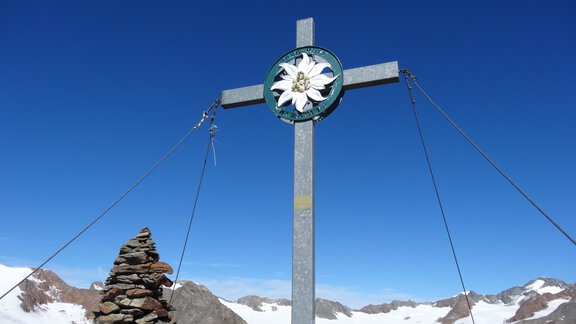 Summit cross on the Guslarspitze - Bianca Klotz