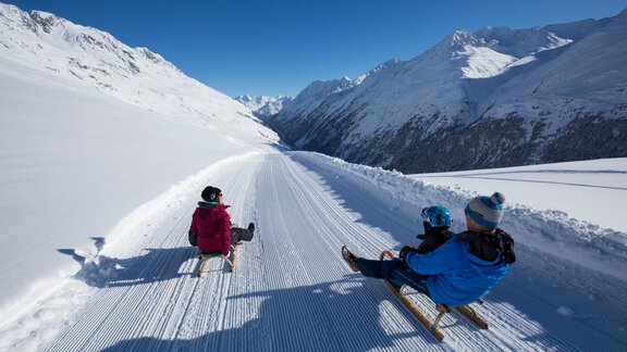 A well-prepared toboggan run awaits toboggan enthusiasts in the mountaineering village of Vent - Bianca Klotz