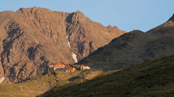 Breslauer Hütte im Morgenlicht - Bianca Klotz