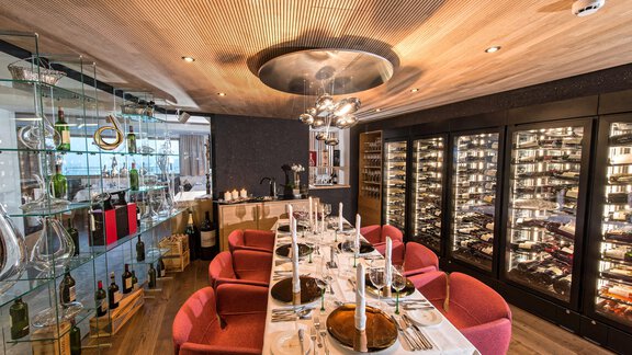 Vinothek - 4 * Superior Hotel Schöne Aussicht - Hochsölden