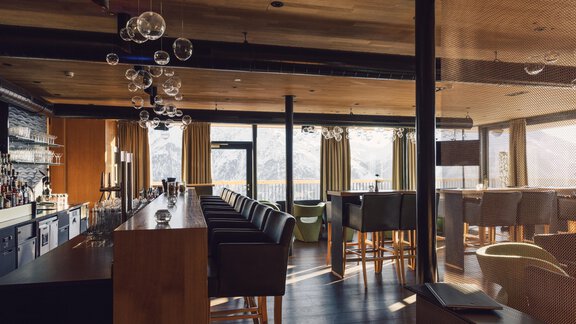 Skybar 4*S Hotel Schöne Aussicht - 4 * Superior Hotel Schöne Aussicht - Hochsölden