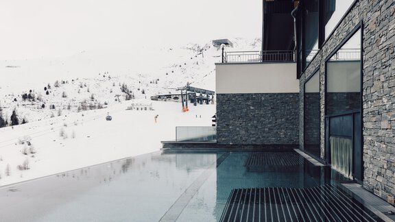 Infinitypool 4*S Hotel Schöne Aussicht - 4 * Superior Hotel Schöne Aussicht - Hochsölden