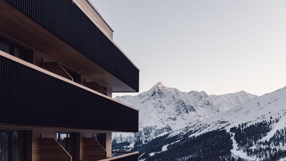 Ausblick 4*S Hotel Schöne Aussicht - 4 * Superior Hotel Schöne Aussicht - Hochsölden