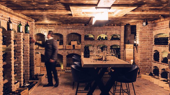 Weinkeller 4*S Hotel Schöne Aussicht - 4 * Superior Hotel Schöne Aussicht - Hochsölden