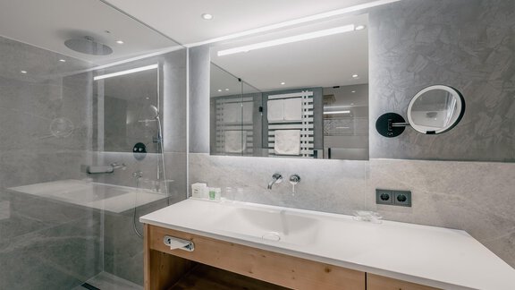 austria_Suite-Balkon__0001_210830_120739-59-2-min - Austria Gourmet & Wine Hotel - Obergurgl 