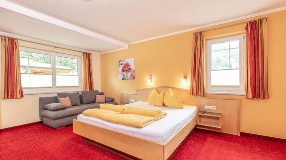 MonAlisa-Soelden-Grieskogl-Dreibettzimmer2-1 - Appartement MonAlisa - Sölden