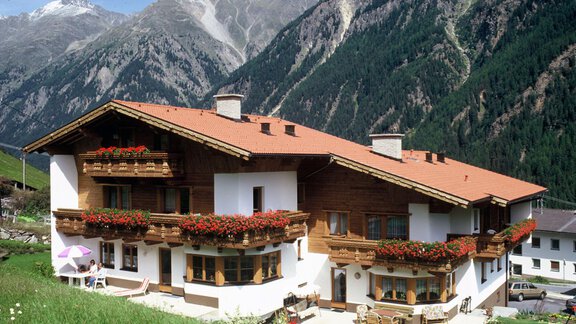 01 Hausansicht Sommer - Appartement Rangger - Sölden
