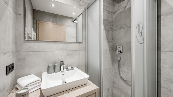 Bathroom apart 1-3/double room - Appartementhaus Kathrin - Sölden