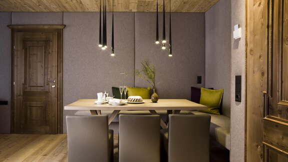 Bergland Sölden Sitzecke James Bond Suite - Bergland Design- und Wellnesshotel Sölden - Sölden