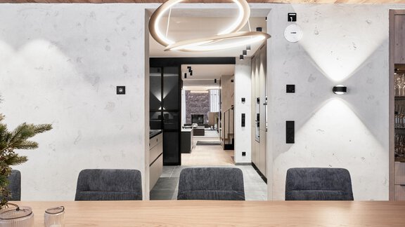 Esszimmer_05_web_Christoph Noesig PHOTOGRAPHY - Chalet White Pearl by MYALPS - Sölden