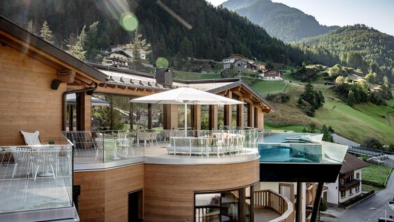 Außenansicht Hotel - Das Central - Alpine . Luxury . Life - Sölden