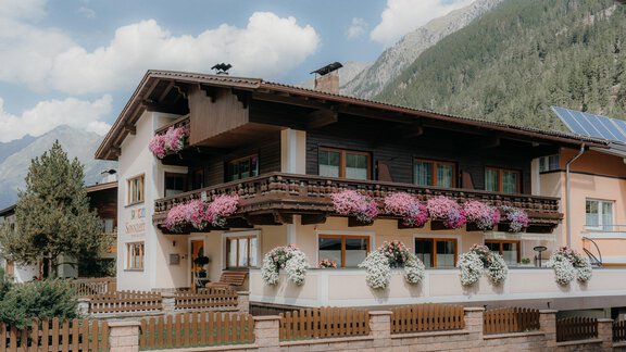 Ansicht Sommer - Ferienhaus Apart Sonnzeit - Sölden