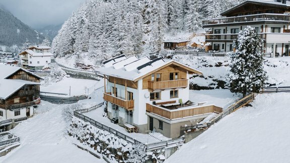 Haus winter 2 - Ferienhaus Frühlingsheim - Sölden