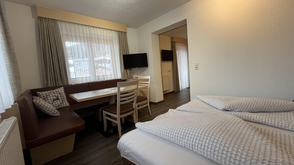 Appartement 2 Wohnraum mit ausziehbarer Couch - Franzele Appartements & Zimmer - Sölden