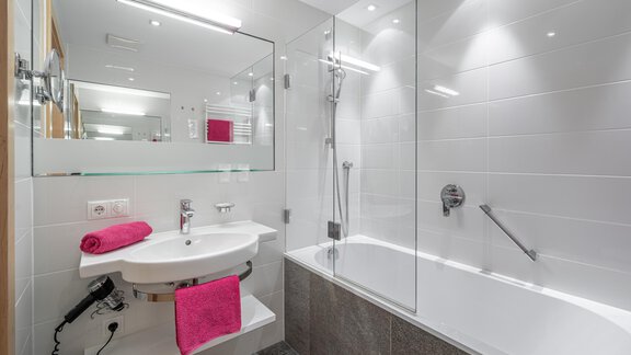 Badezimmer im Doppelzimmer - Garni Concordia - Sölden