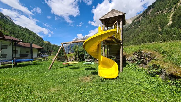 Spielplatz_1 - Gästeheim Schmiedhof - Sölden