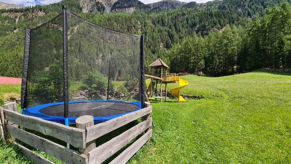 Spielplatz_3 - Gästeheim Schmiedhof - Sölden