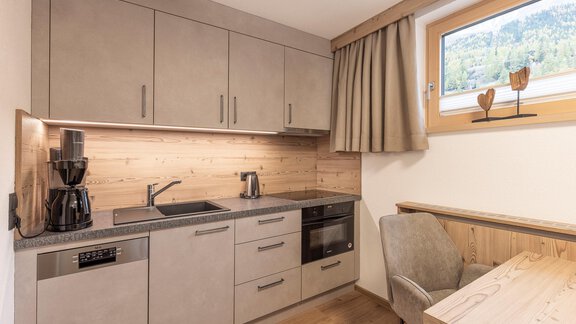 Küche Untergeschoß - Gustl's Ferienhäusl - Sölden