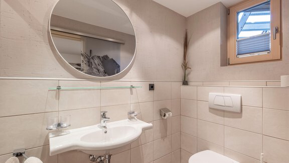 App. Dusche Untergeschoß - Gustl's Ferienhäusl - Sölden