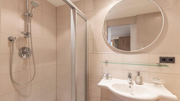 Dusche  Nederkogel/ Brunnenkogel - Gustl's Ferienhäusl - Sölden