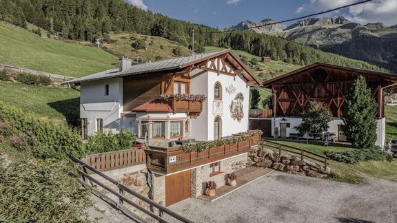 Hausansicht Sommer - Haus Auer-Fiegl - Sölden