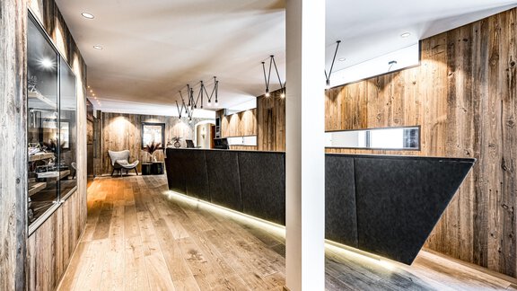 Rezeption - Hotel Alpina - Sölden