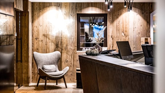 Rezeption - Hotel Alpina - Sölden