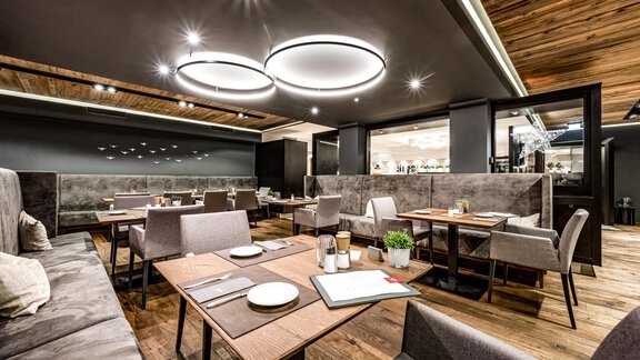 Speisesaal - Hotel Alpina - Sölden