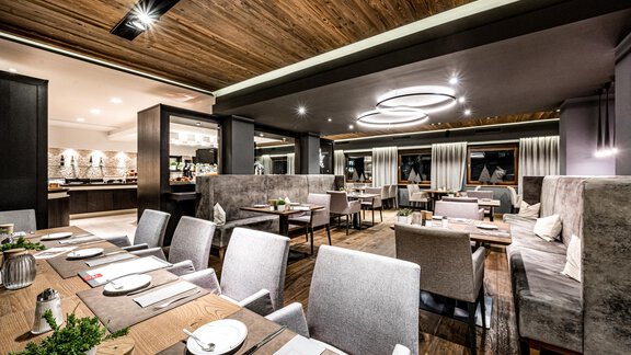 Speisesaal - Hotel Alpina - Sölden