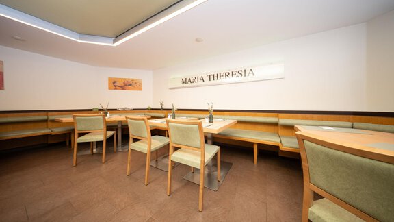 1 - Frühstücksraum - Hotel Garni Maria Theresia - Sölden