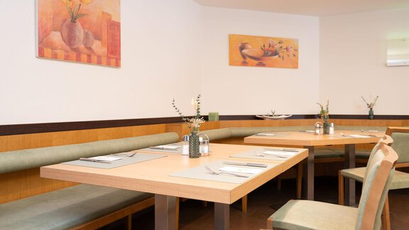 3 - Frühstücksraum - Hotel Garni Maria Theresia - Sölden