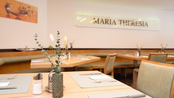 6 - Frühstücksraum - Hotel Garni Maria Theresia - Sölden