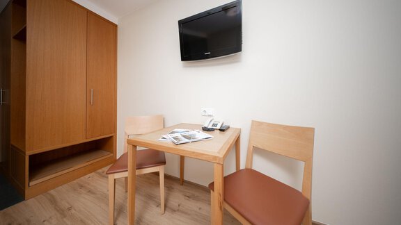 10 - Doppelzimmer - Hotel Garni Maria Theresia - Sölden