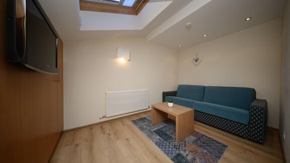 Junior Suite_Wohn-Schlafbereich Dachgeschoss - Hotel Garni Maria Theresia - Sölden