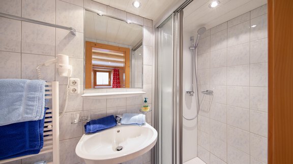 Bathroom Top6 - Hotel Garni Schönblick Apart - Sölden