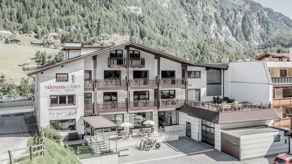 Hotel Garni Viktoria außen Sommer - Sölden