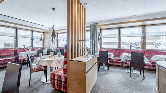 carin_speisesaal_4 - Hotel Sportpension Carinthia - Sölden