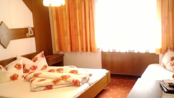 Familienzimmer - Pension Alpenruhe - Sölden
