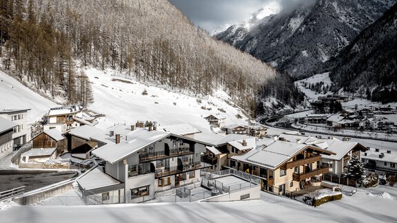 TheBlack_byRegina_Winter_Aussenaufnahme_byRudiWyhl - THE BLACK by Regina - Sölden