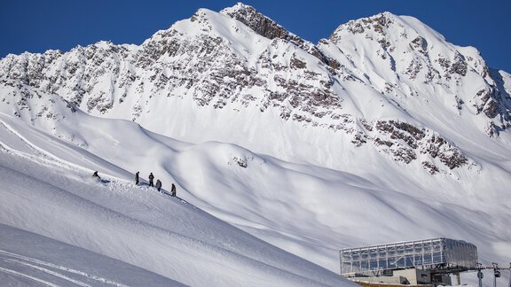 Giggijoch Bergstation mit Powder freeks neu - Top Apart Daniela - Sölden