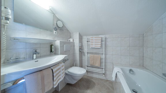 Appartement Badezimmer - Garni Ötztal ROOMS & APARTS - Zwieselstein