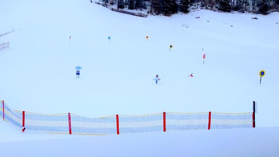 Winterspielplatz direkt hinterm Haus - Haus Fortuna - Zwieselstein