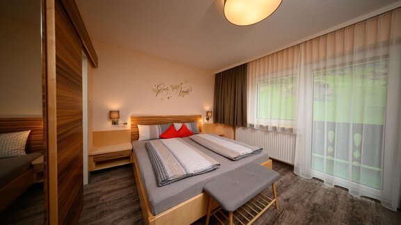 Doppelzimmer 04 Standard (2) - Haus Sonnschein - Zwieselstein